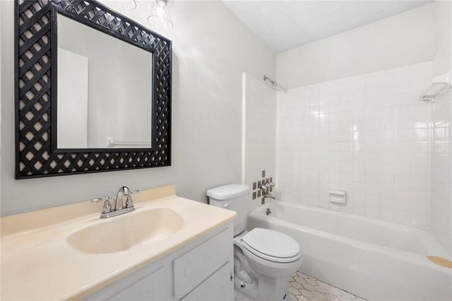 4000 Pinehurst Place, Decatur, GA 30034