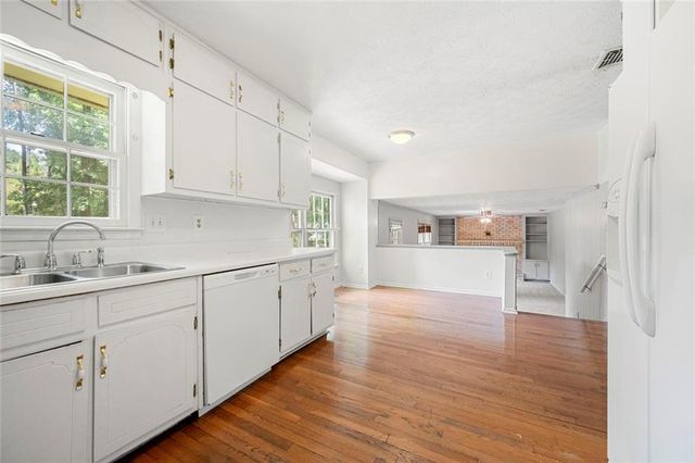 4000 Pinehurst Place, Decatur, GA 30034