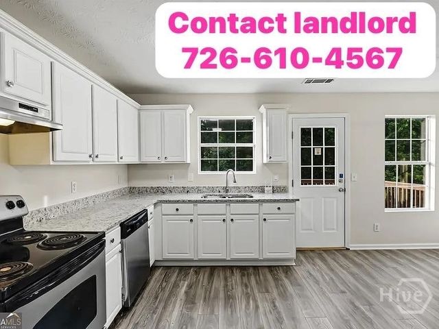 3825 cedar trace Ln, Ellenwood, GA 30294