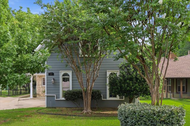 413 Collins Street, Argyle, TX 76226