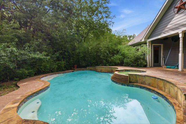 413 Collins Street, Argyle, TX 76226