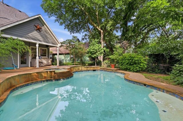 413 Collins Street, Argyle, TX 76226