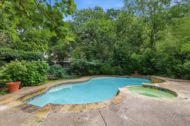 413 Collins Street, Argyle, TX 76226
