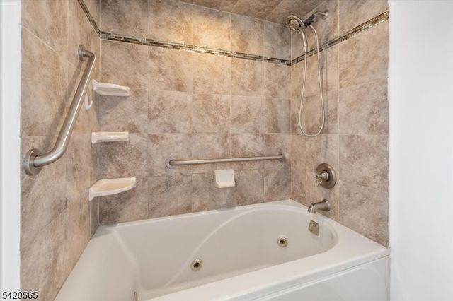 101 Midvale Ave, Wanaque Boro, NJ 07465