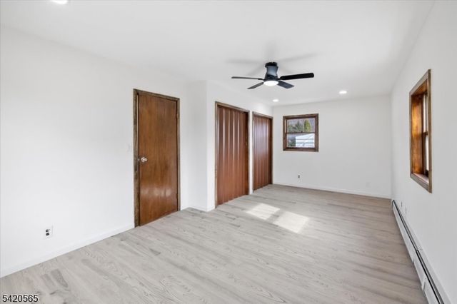 101 Midvale Ave, Wanaque Boro, NJ 07465