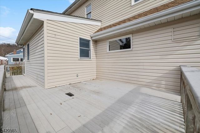 101 Midvale Ave, Wanaque Boro, NJ 07465