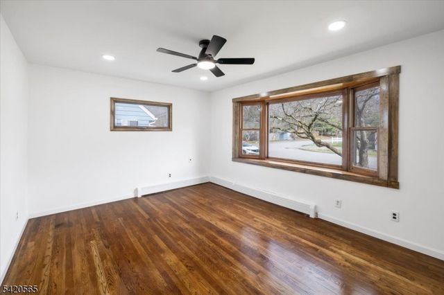 101 Midvale Ave, Wanaque Boro, NJ 07465