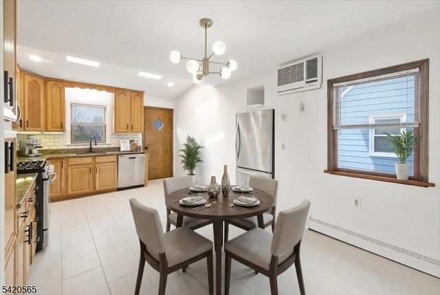 101 Midvale Ave, Wanaque Boro, NJ 07465