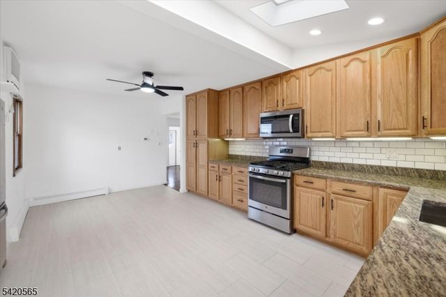 101 Midvale Ave, Wanaque Boro, NJ 07465