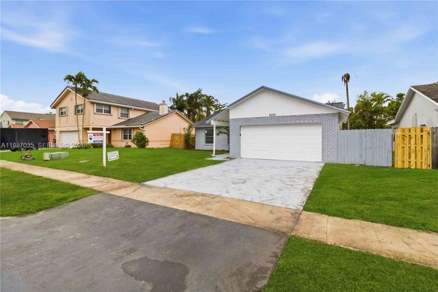 8500 SW 20th St, North Lauderdale, FL 33068