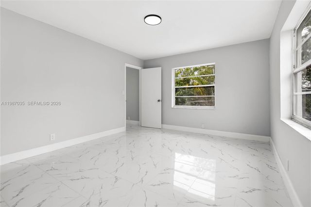 8500 SW 20th St, North Lauderdale, FL 33068