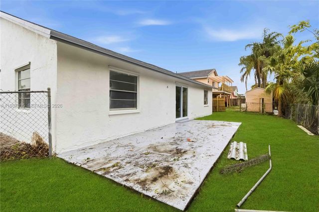 8500 SW 20th St, North Lauderdale, FL 33068