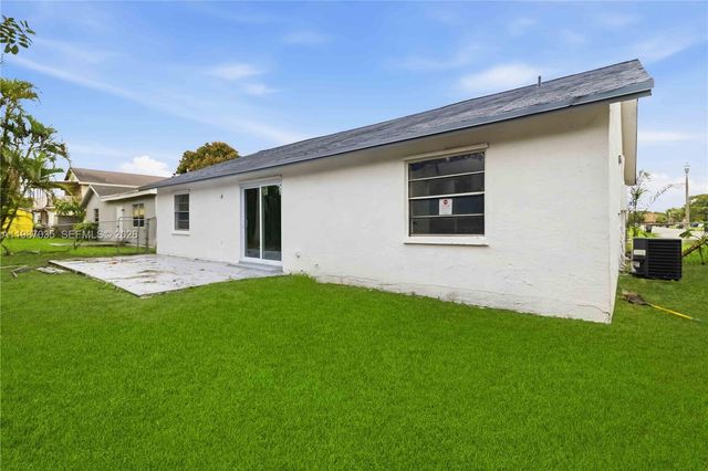 8500 SW 20th St, North Lauderdale, FL 33068