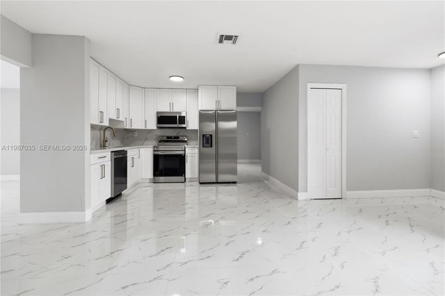 8500 SW 20th St, North Lauderdale, FL 33068