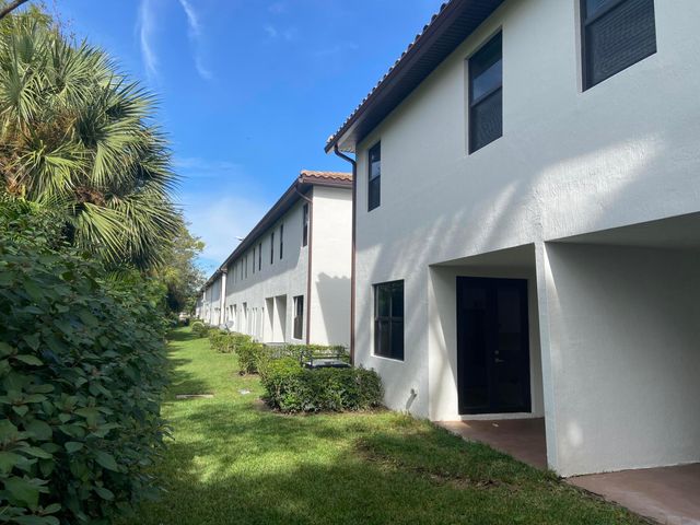 359 Bella Sol Way, West Palm Beach, FL 33406