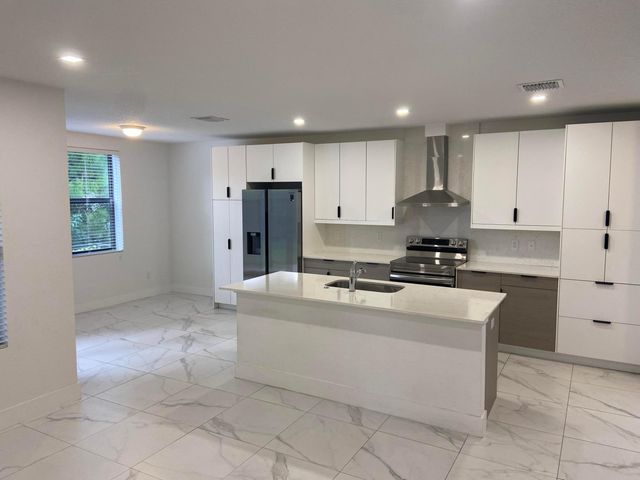 359 Bella Sol Way, West Palm Beach, FL 33406