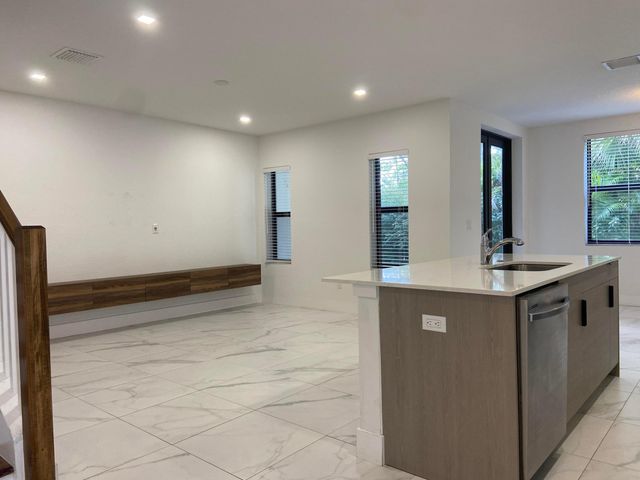 359 Bella Sol Way, West Palm Beach, FL 33406