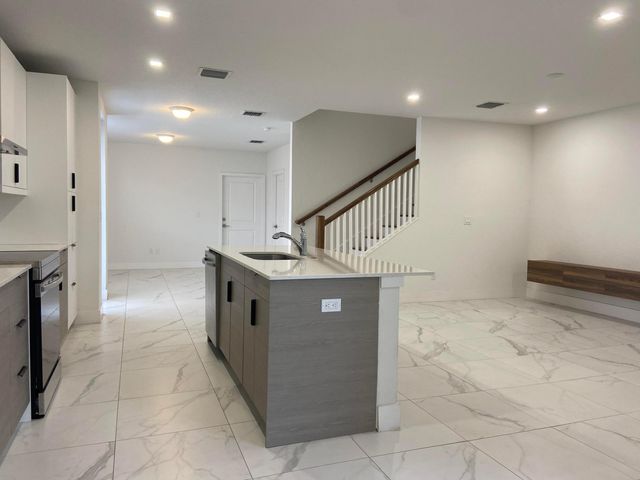 359 Bella Sol Way, West Palm Beach, FL 33406