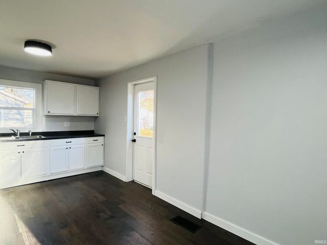 25 E Franklin Street, Peru, IN 46970