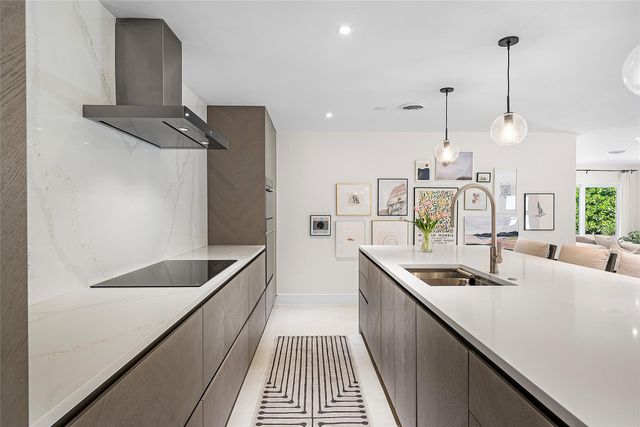 2233 NE 30th Court, Lighthouse Point, FL 33064