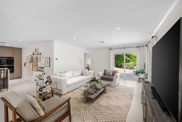 2233 NE 30th Court, Lighthouse Point, FL 33064