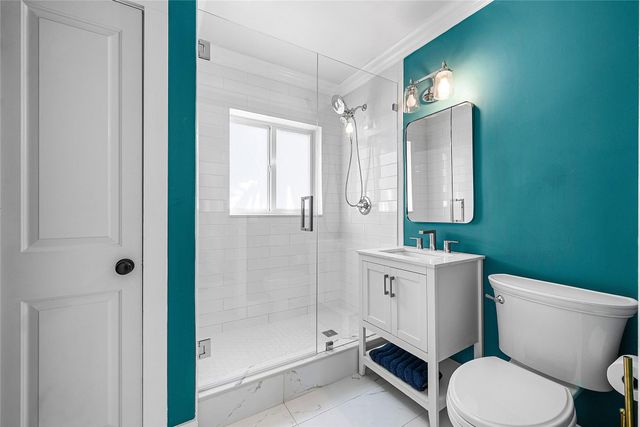 2233 NE 30th Court, Lighthouse Point, FL 33064