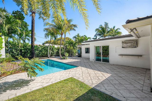 2233 NE 30th Court, Lighthouse Point, FL 33064