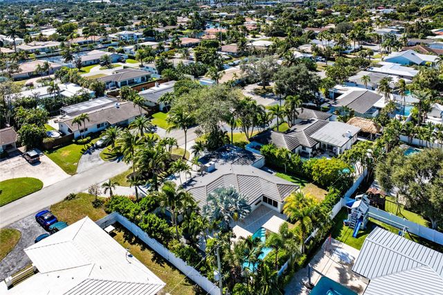 2233 NE 30th Court, Lighthouse Point, FL 33064