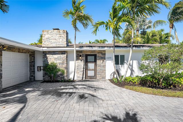 2233 NE 30th Court, Lighthouse Point, FL 33064