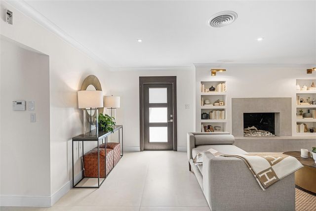 2233 NE 30th Court, Lighthouse Point, FL 33064