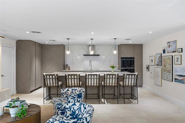 2233 NE 30th Court, Lighthouse Point, FL 33064