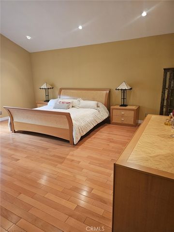 3946 Knobhill Drive, Sherman Oaks, CA 91423