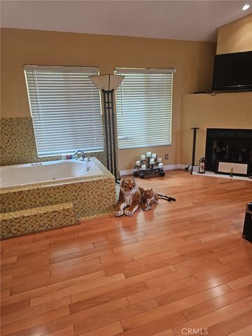 3946 Knobhill Drive, Sherman Oaks, CA 91423