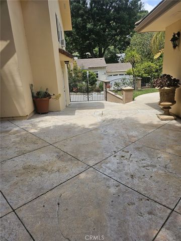 3946 Knobhill Drive, Sherman Oaks, CA 91423
