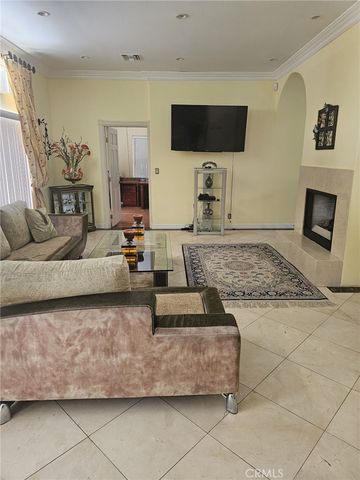 3946 Knobhill Drive, Sherman Oaks, CA 91423