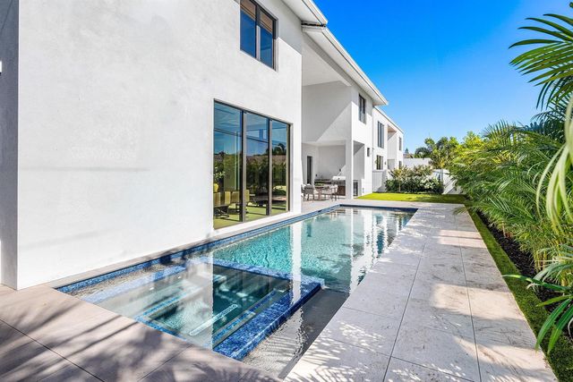 435 NE 15th Terrace, Boca Raton, FL 33432