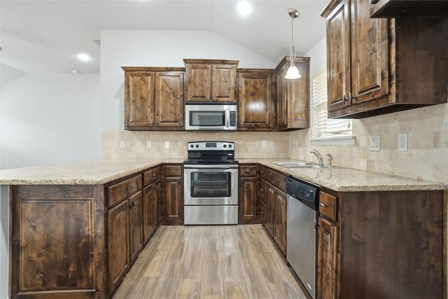 505 W Boyce Avenue, Fort Worth, TX 76115