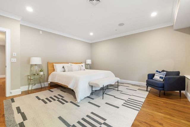 110 Park St 5, Boston, MA 02132