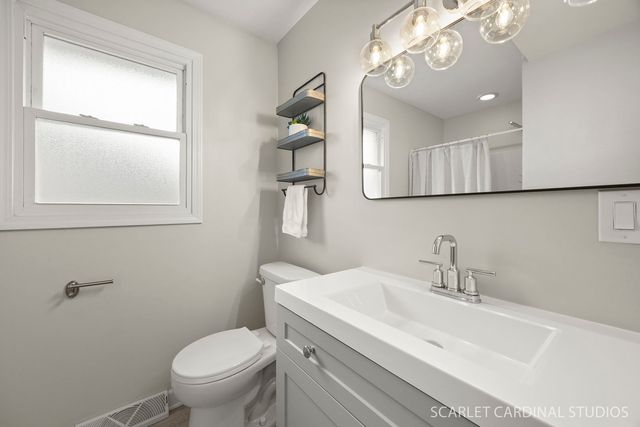 774 N Kenilworth Avenue, Glen Ellyn, IL 60137