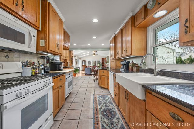 774 N Kenilworth Avenue, Glen Ellyn, IL 60137