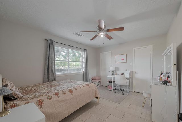 10534 Towne Square Road, Sugar Land, TX 77498