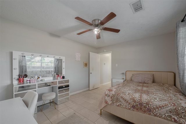 10534 Towne Square Road, Sugar Land, TX 77498