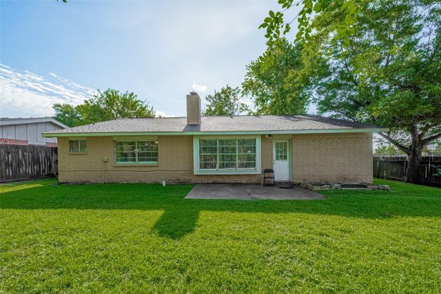 10534 Towne Square Road, Sugar Land, TX 77498