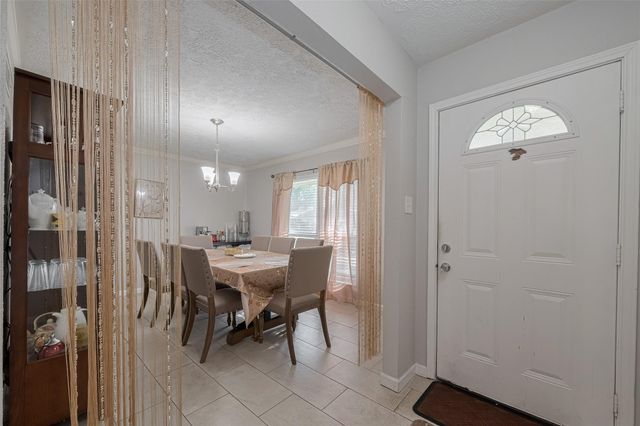 10534 Towne Square Road, Sugar Land, TX 77498