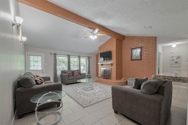 10534 Towne Square Road, Sugar Land, TX 77498