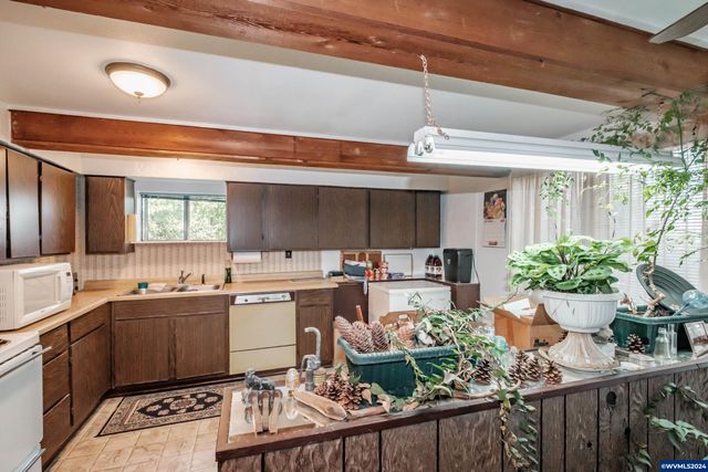 32072 Birdfoot Dr, Tangent, OR 97389