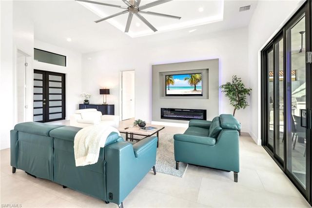 104 NE 6th ST, Cape Coral, FL 33909