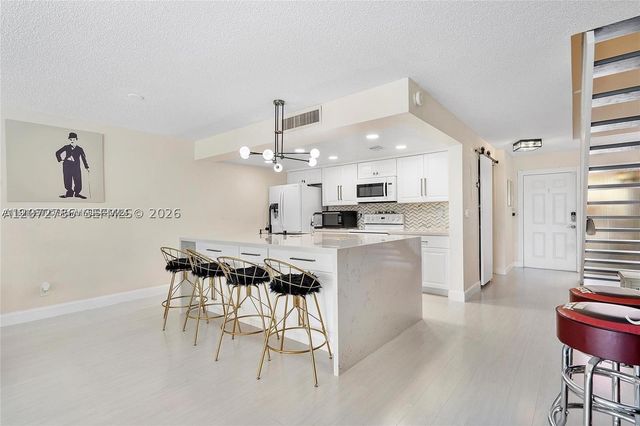 1281 W Fairway Rd 1281, Pembroke Pines, FL 33026
