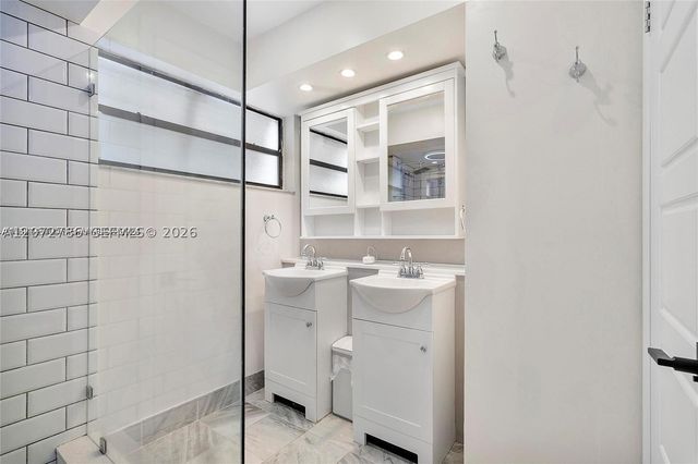 1281 W Fairway Rd 1281, Pembroke Pines, FL 33026