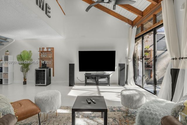 1281 W Fairway Rd 1281, Pembroke Pines, FL 33026